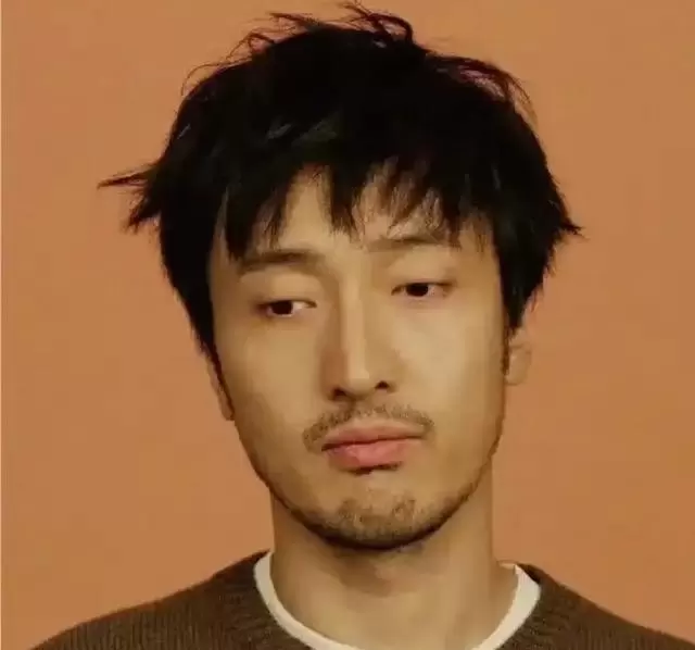 王传君《低智商犯罪》周荣角色获业内关注,躁郁症反派演绎打破类型定式 | 现场图 王传君《低智商犯罪》周荣角色获业内关注,躁郁症反派演绎打破类型定式 | 现场图